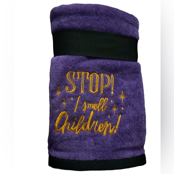 (2) Hocus Pocus Hand Towels - Picture 1 of 2
